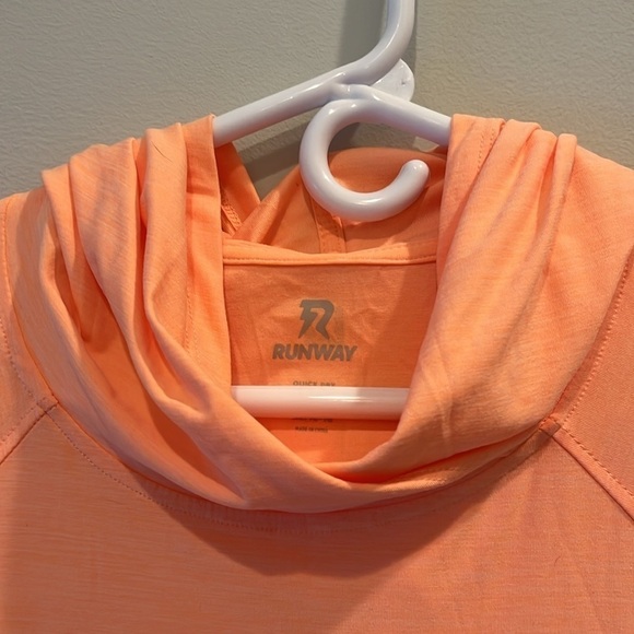 NEW! Runway (from stitch fix). The Active Performance Hoodie. Sizes XL (16-18) - Picture 5 of 13